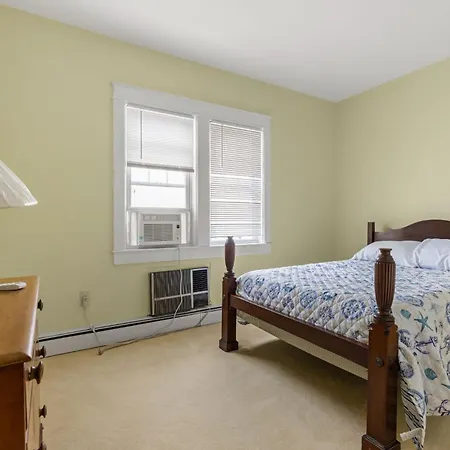 6 10Th Bottom Apartment